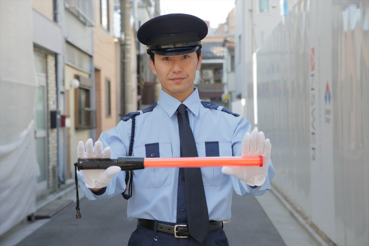 警備員として働くスタッフ